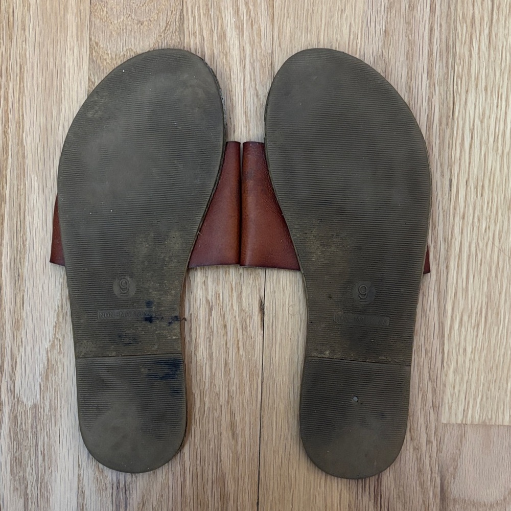 Universal Thread Brown Leather Slide Sandals - Picture 2 of 2